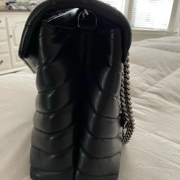 Medium LouLlu Matelassé Leather Shouldar Bag with silver details. Saint Laurent. - Picture 6 of 7